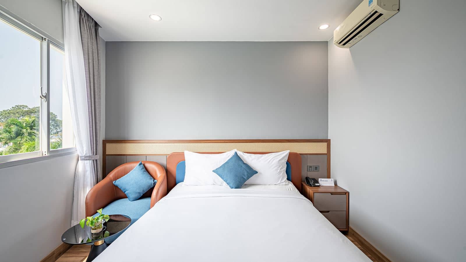 rooms-deluxe-city-view