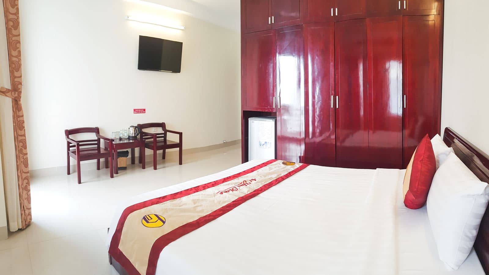 rooms-senior-deluxe-dbl-with-balcony