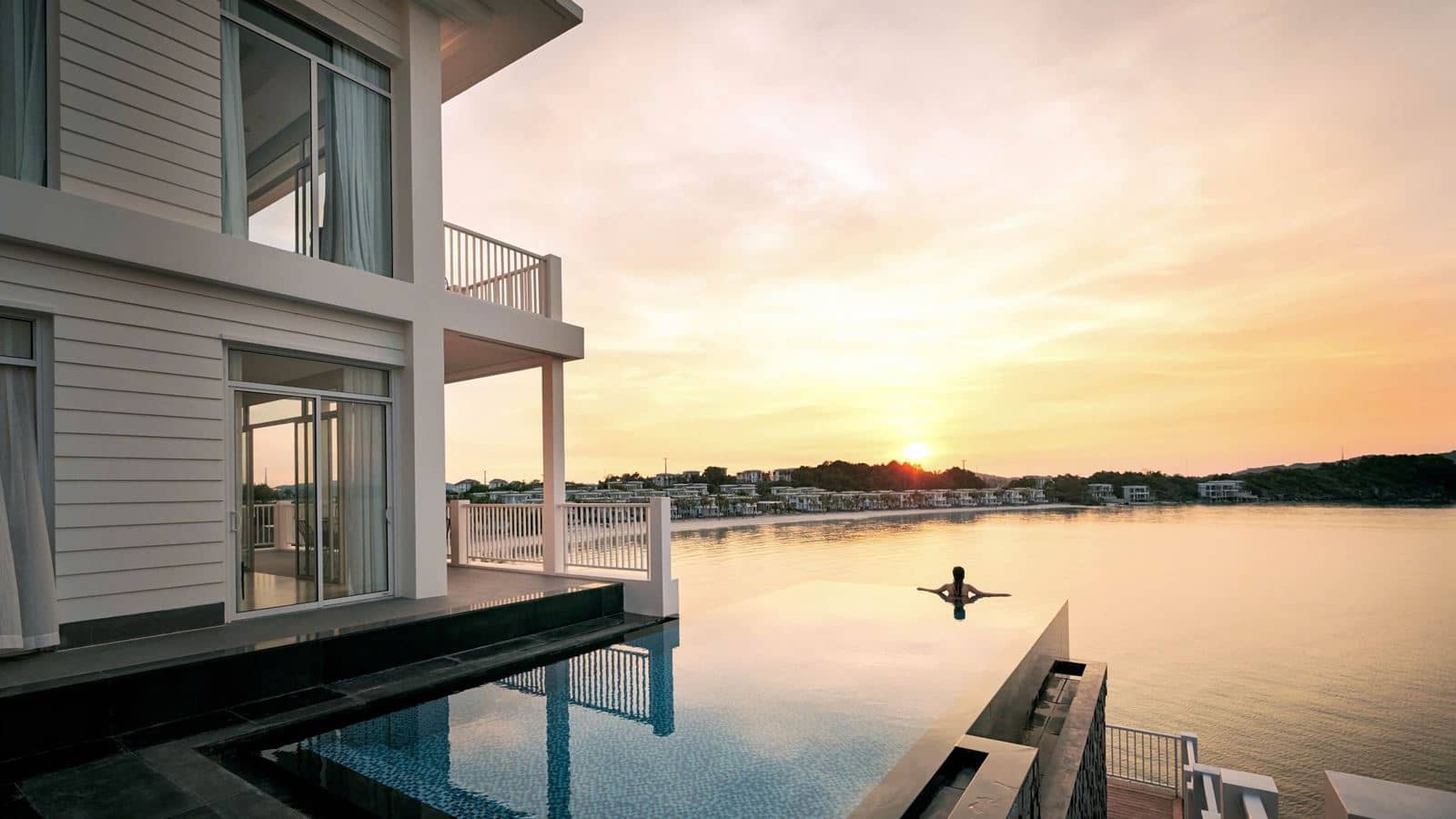 rooms-on-the-rock-villa-4-bedrooms-no-extra-bed