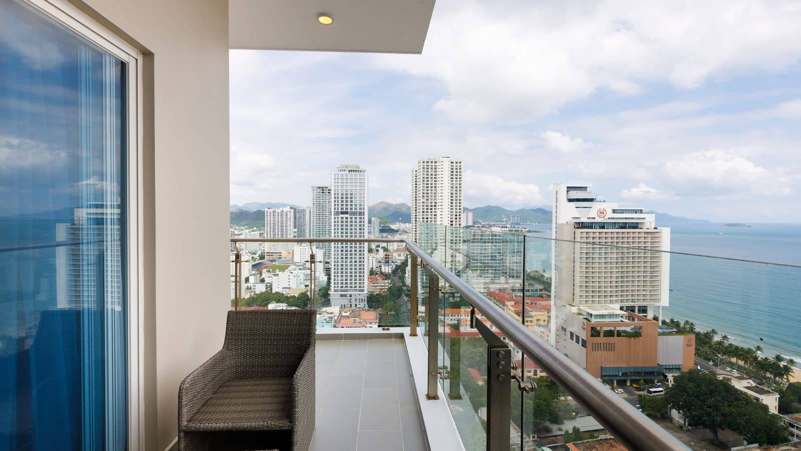rooms-2bedroom-deluxe-suite-ocean-view-no-extra-bed