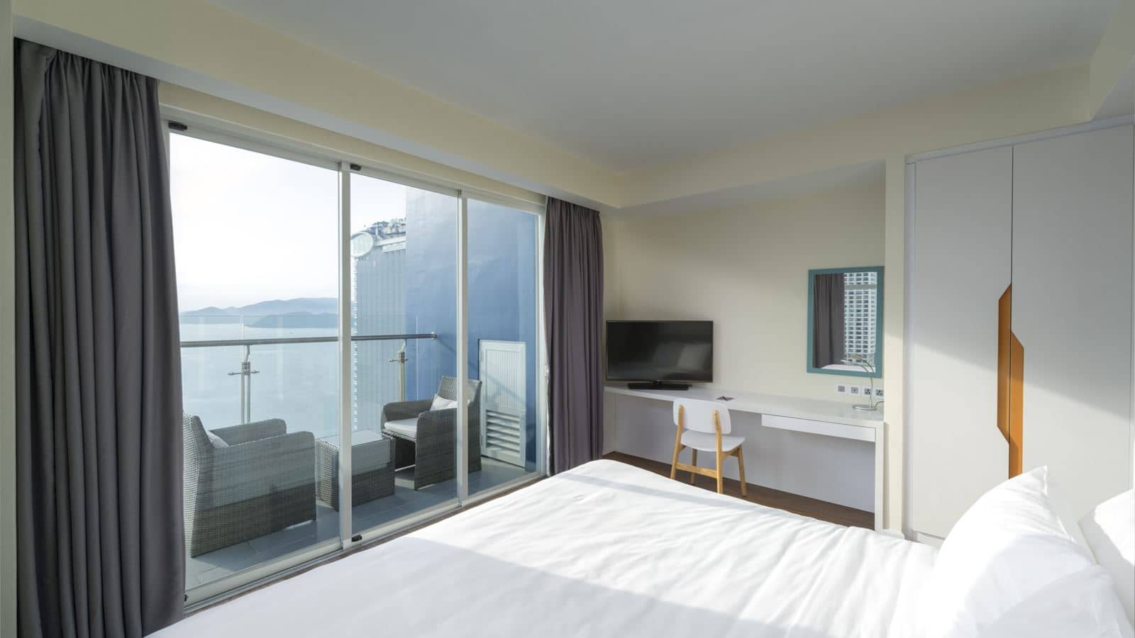 rooms-2bedroom-deluxe-club-suite-ocean-view-no-extra-bed