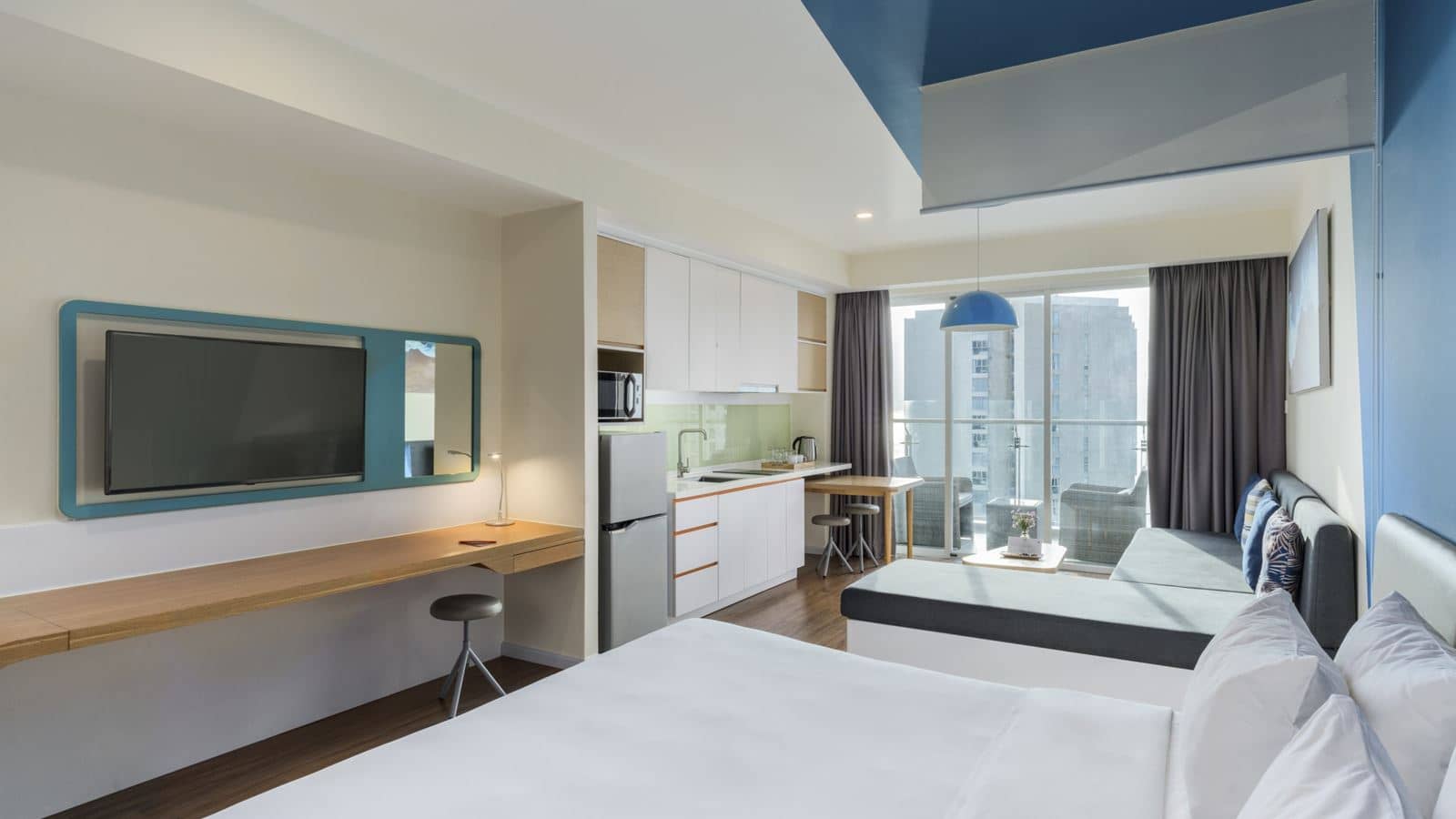 rooms-grand-deluxe-club-room-ocean-view