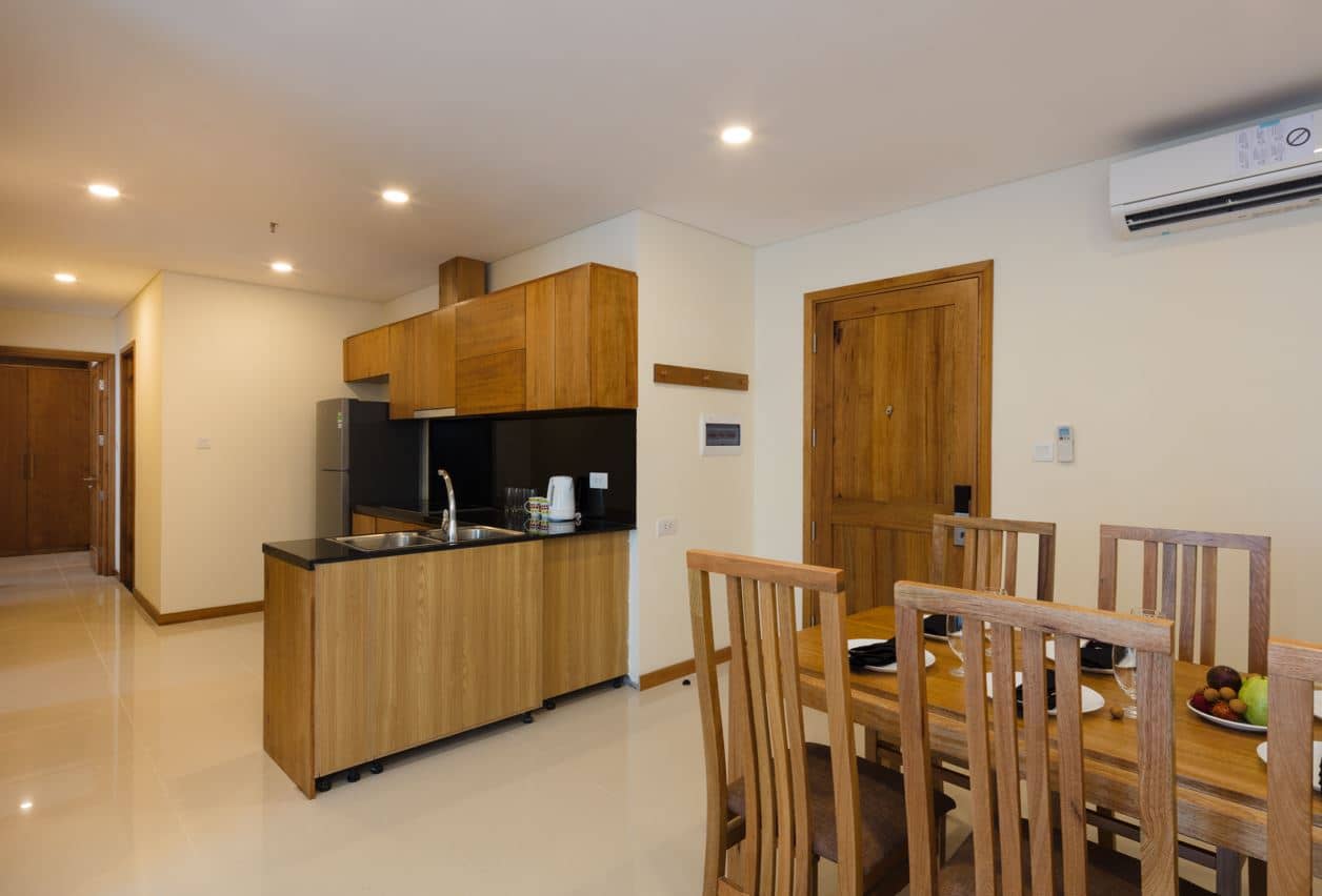 rooms-apartment-3-bedrooms-city-view