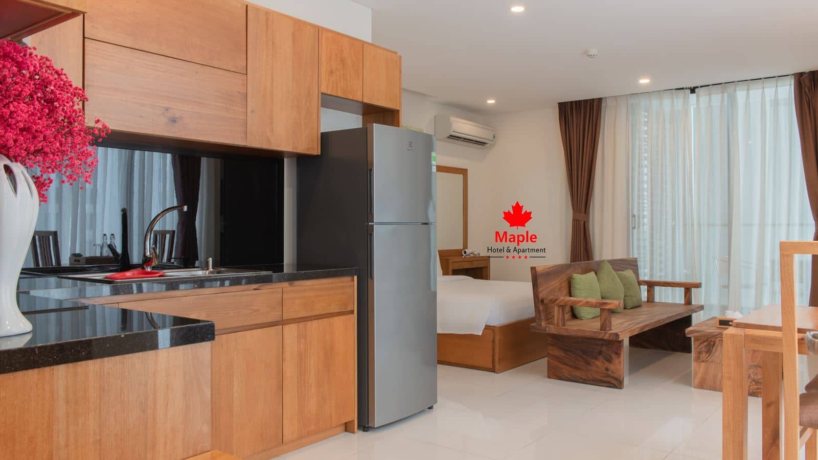 rooms-studio-city-view