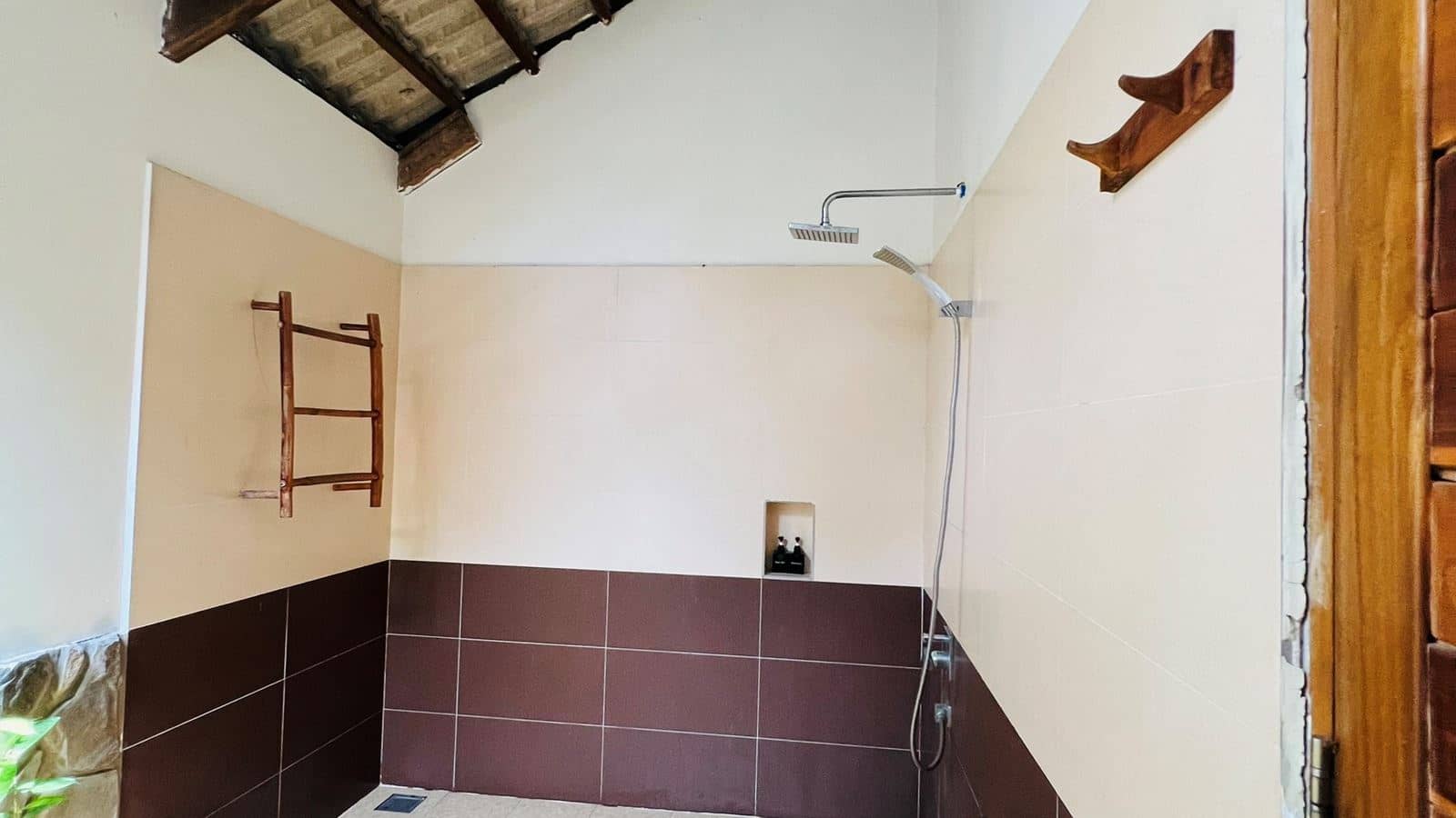 rooms-superior-bungalow-garden-view