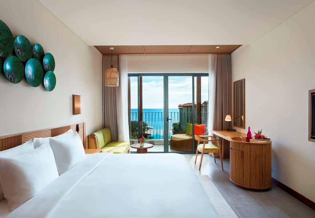 rooms-deluxe-ocean-view-with-balcony
