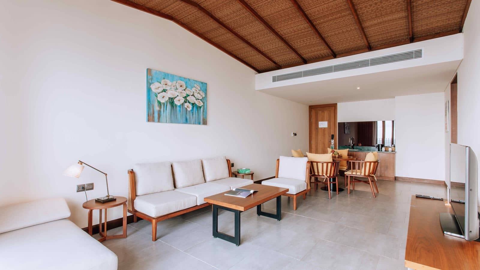 rooms-executive-suite-with-balcony