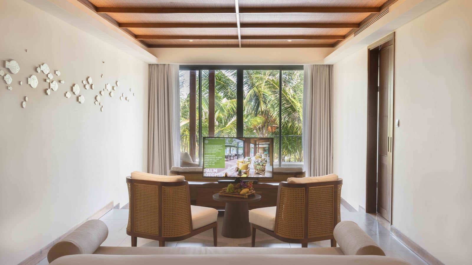 rooms-junior-suite-with-balcony