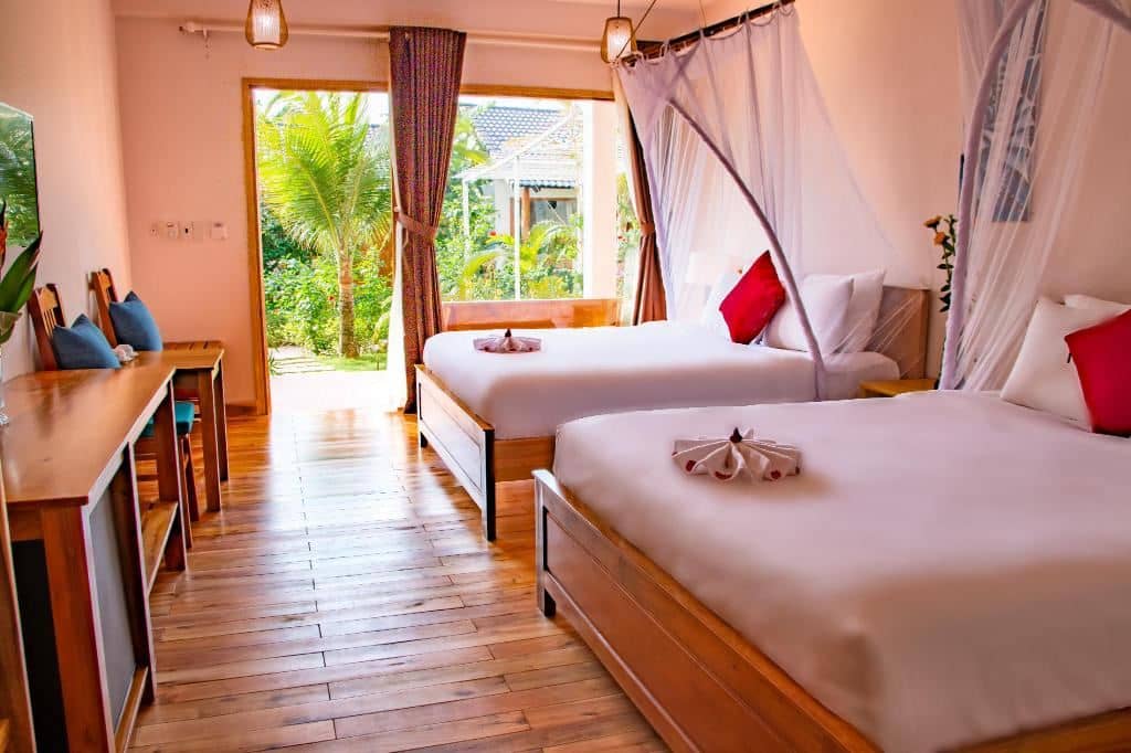 rooms-superior-twin-gardenview-with-balcony