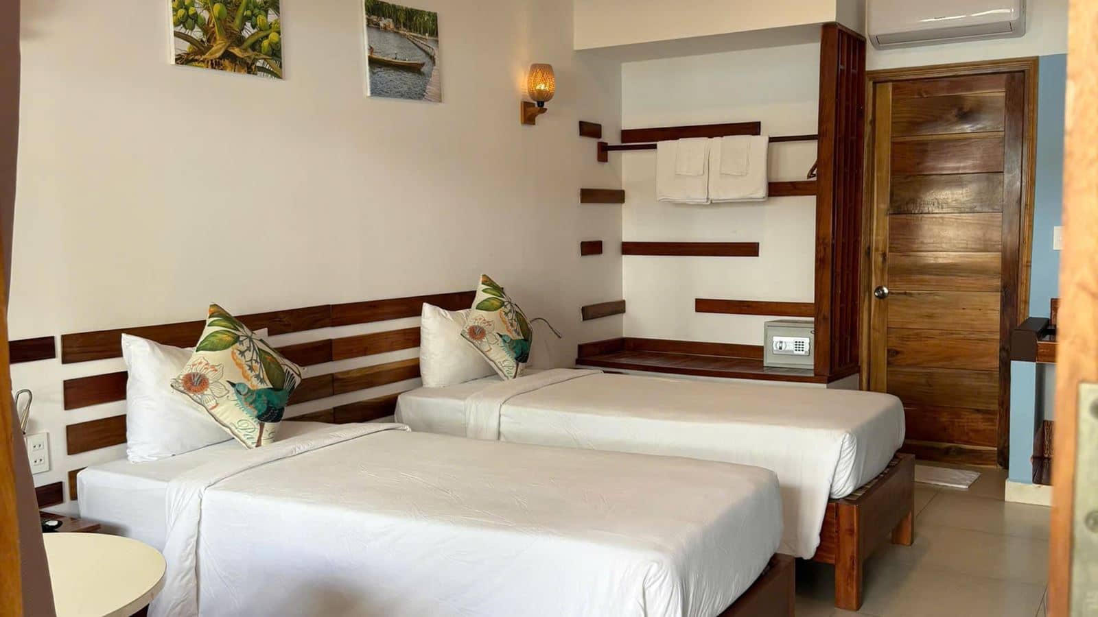 rooms-superior-room