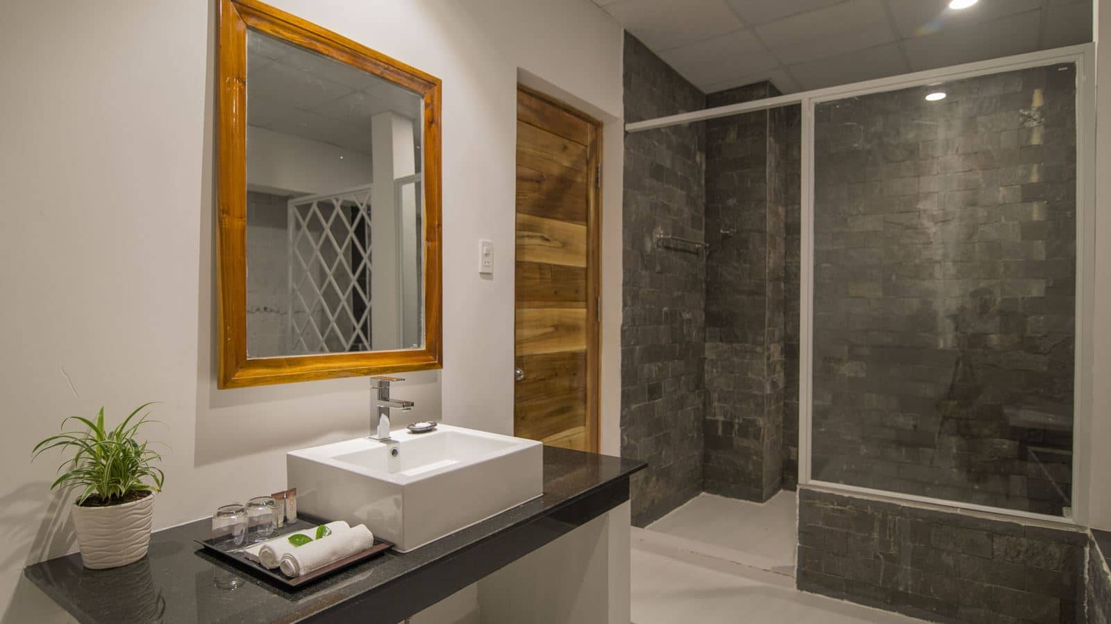 rooms-superior-room