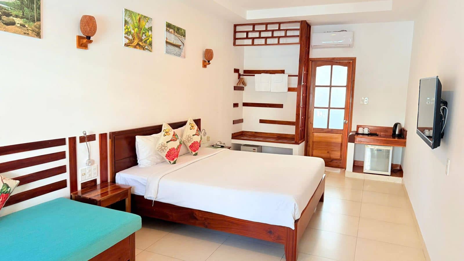 rooms-deluxe-room