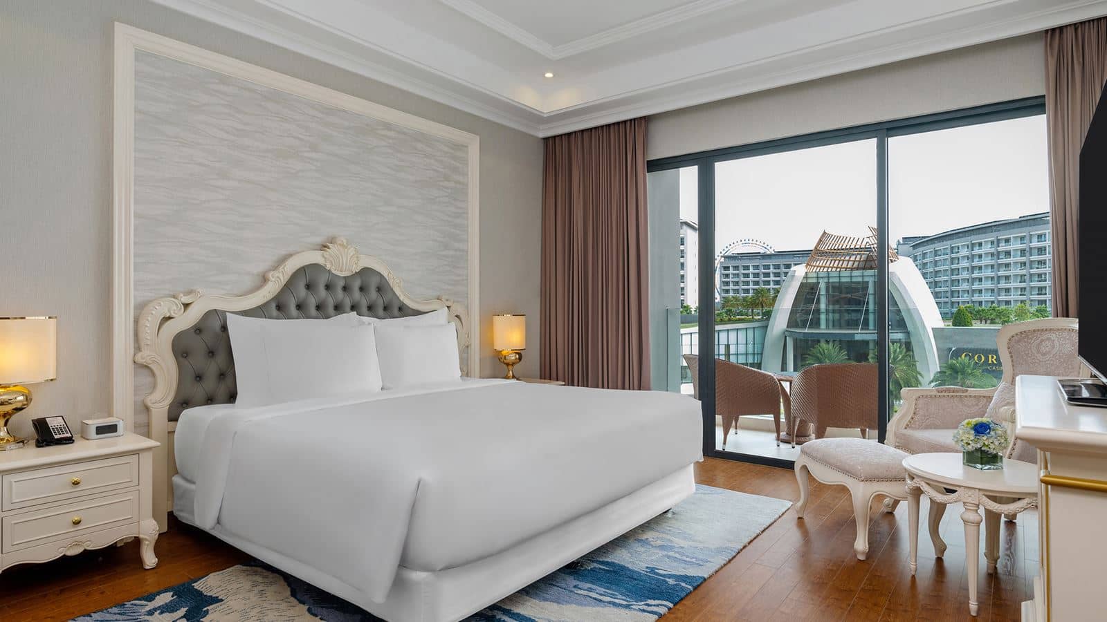 rooms-deluxe-room