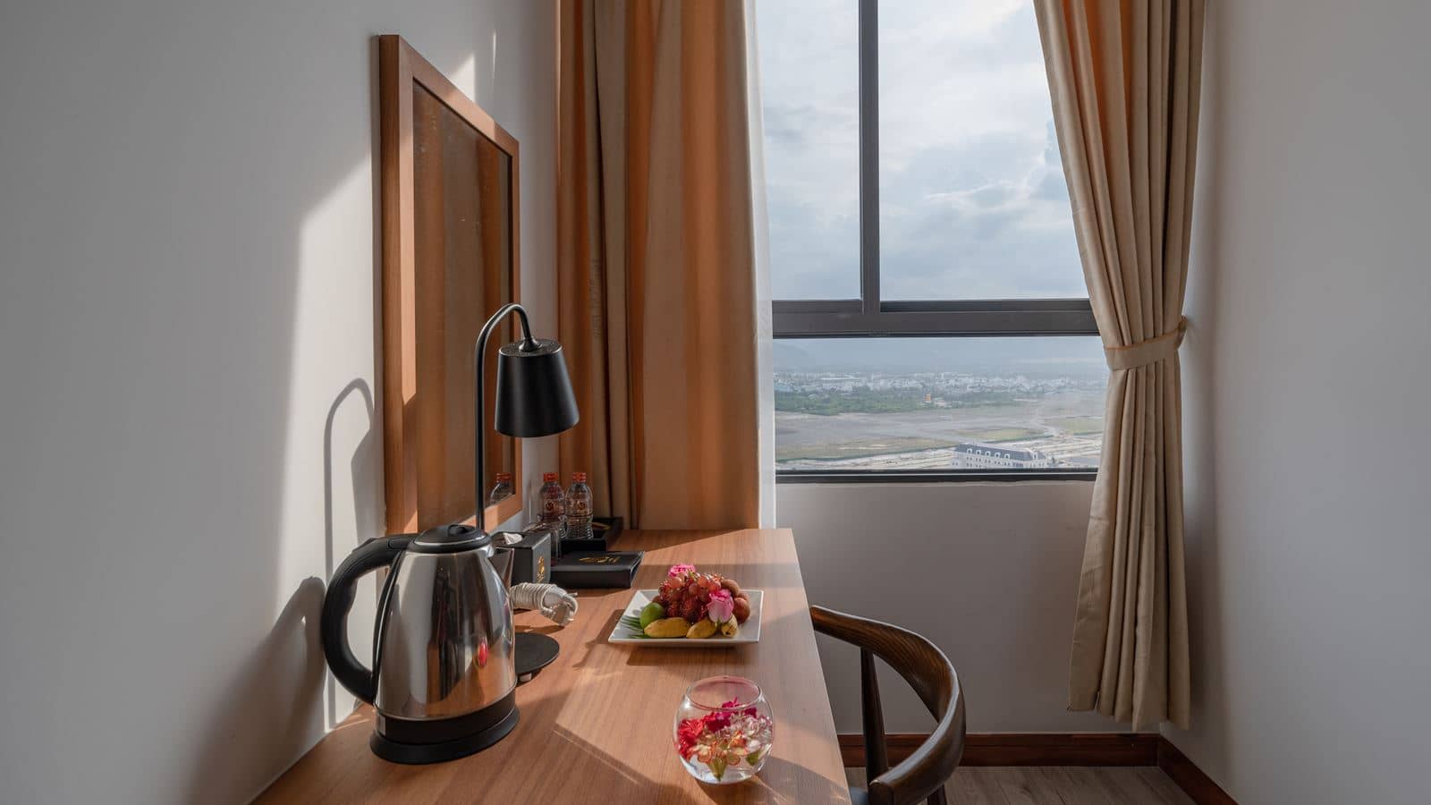 rooms-deluxe-city-view-child-without-extra-bed