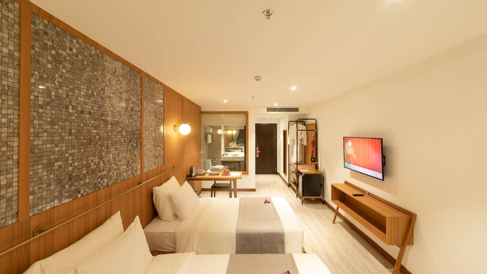 rooms-deluxe-triple-city-view-no-extra-bed