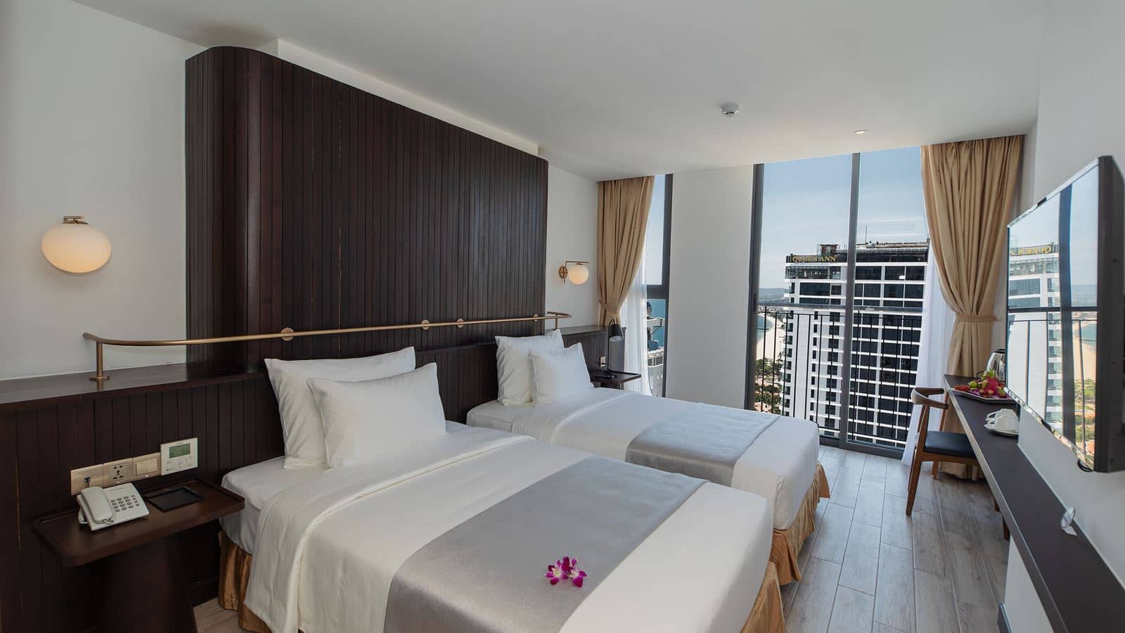 rooms-deluxe-triple-sea-view-no-extra-bed