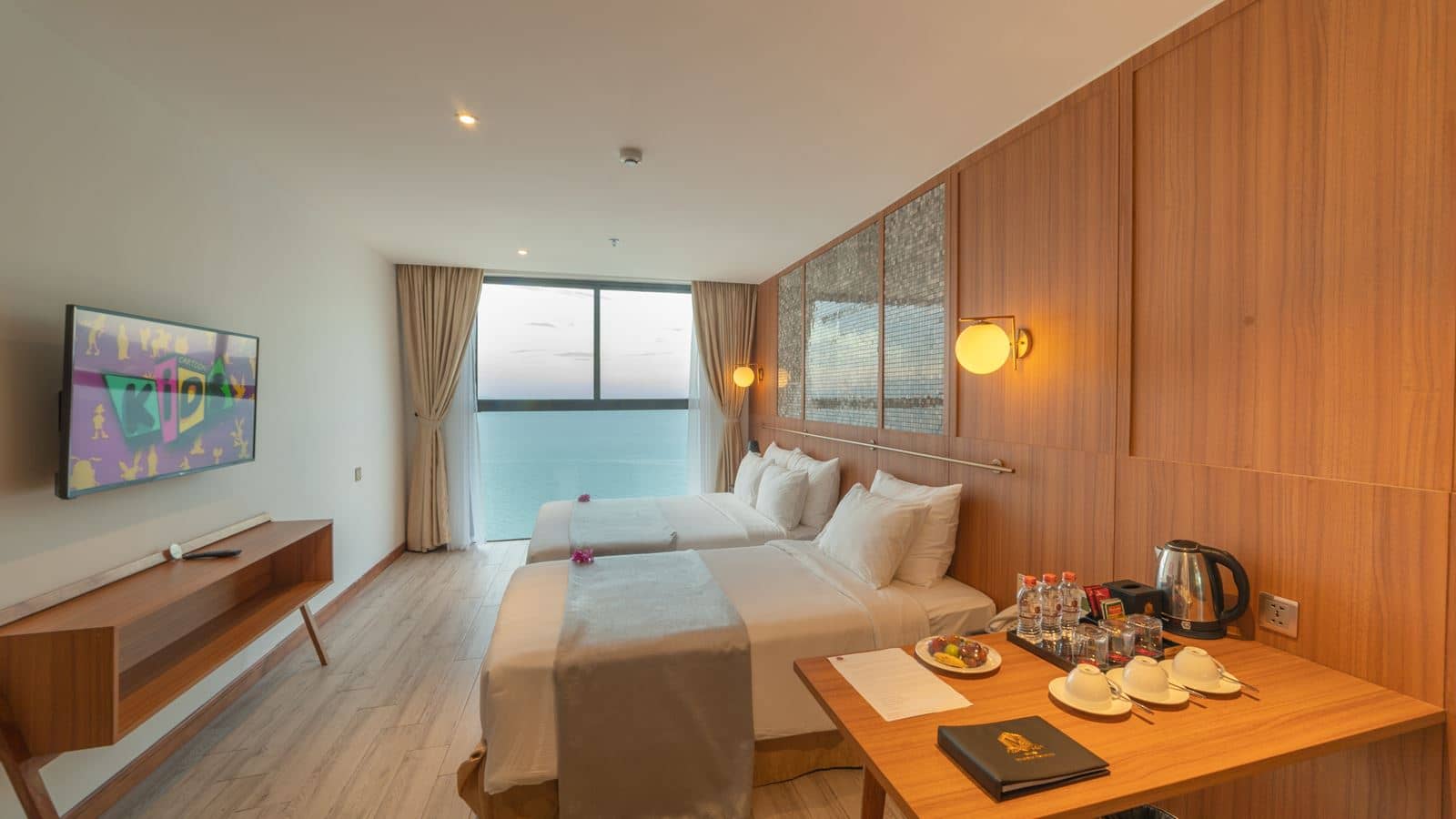 rooms-majestic-premium-suite-partial-sea-view-5pax