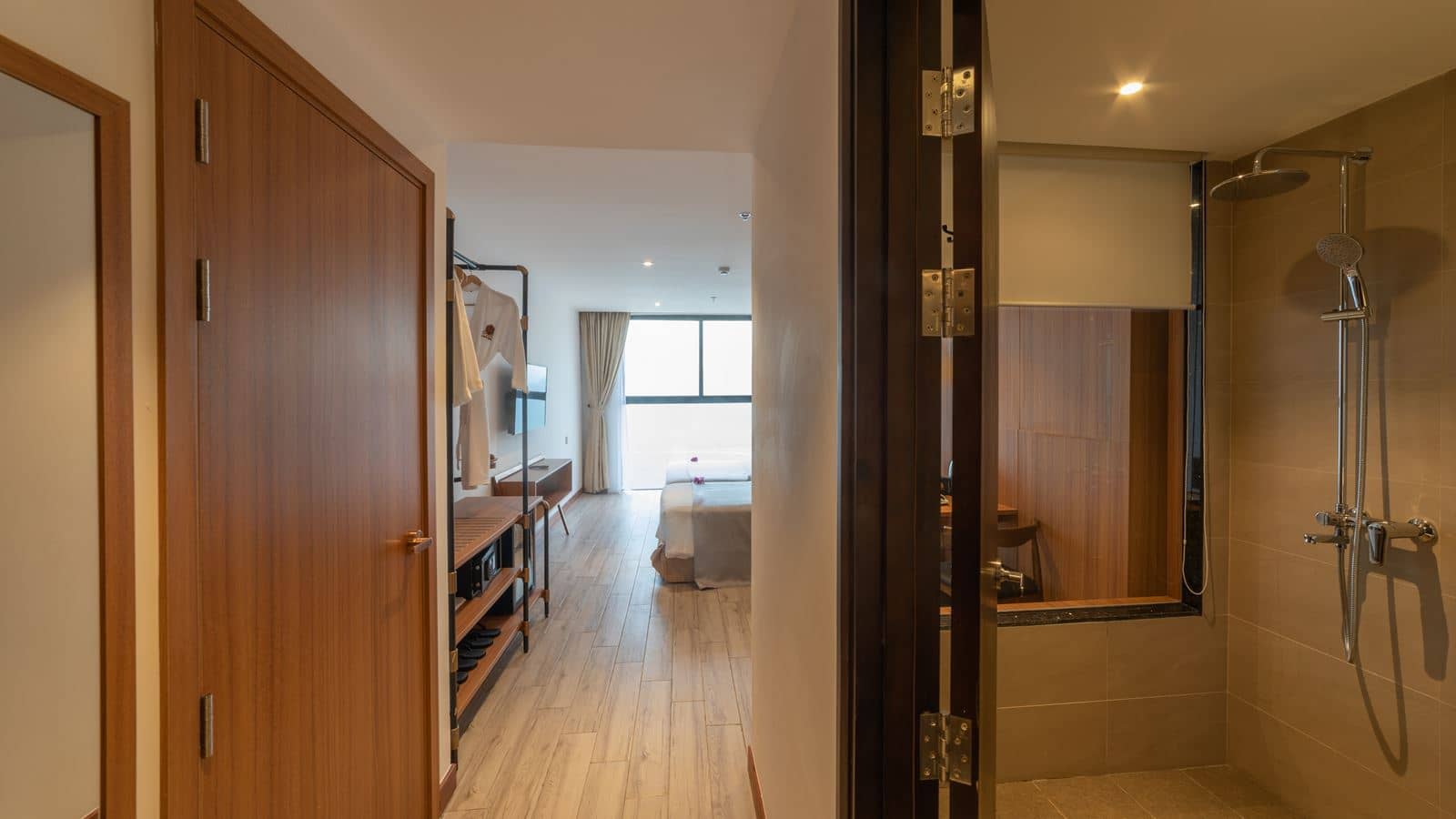 rooms-majestic-premium-suite-partial-sea-view-5pax