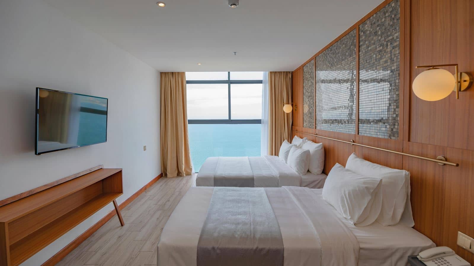 rooms-deluxe-triple-sea-view-no-extra-bed