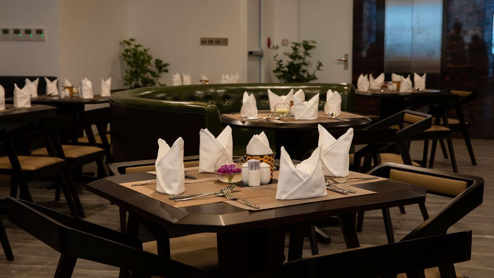 restaurants-lotus-restaurant