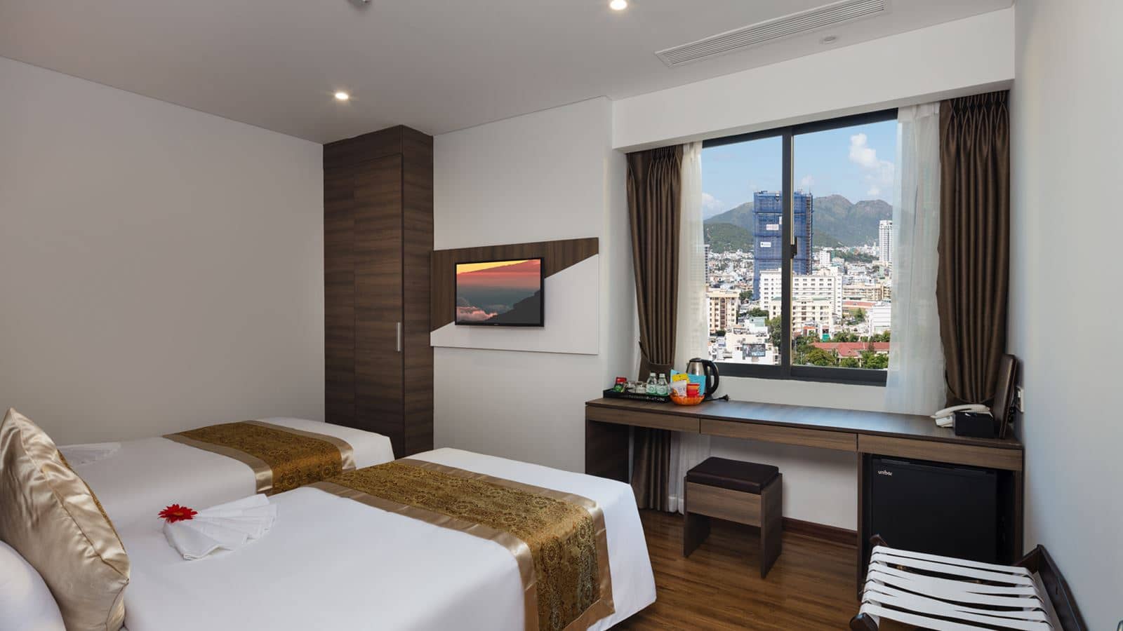 rooms-superior-room