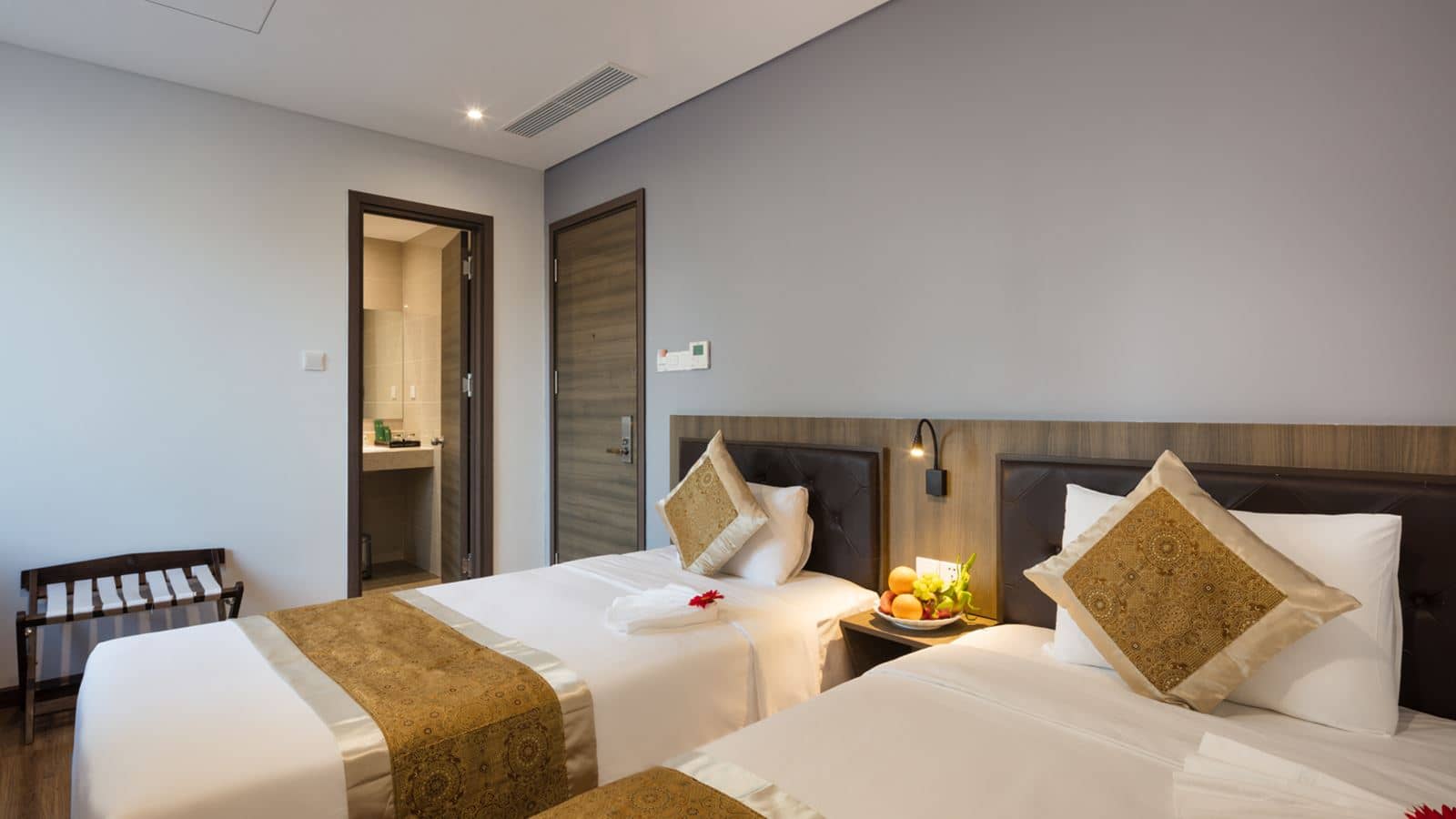 rooms-superior-room
