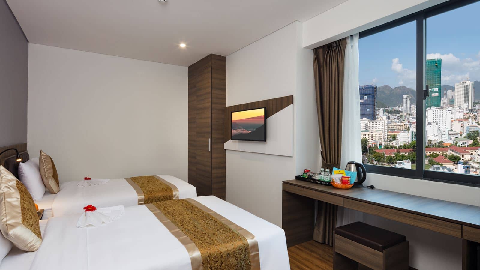 rooms-superior-room