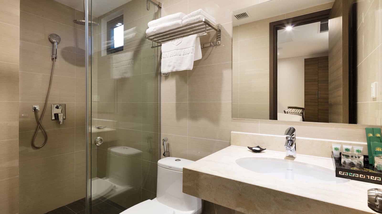 rooms-superior-room