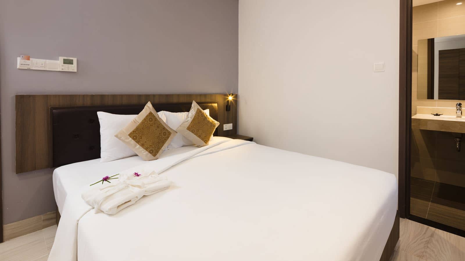 rooms-superior-room