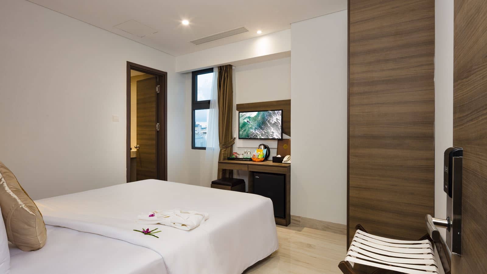 rooms-superior-room