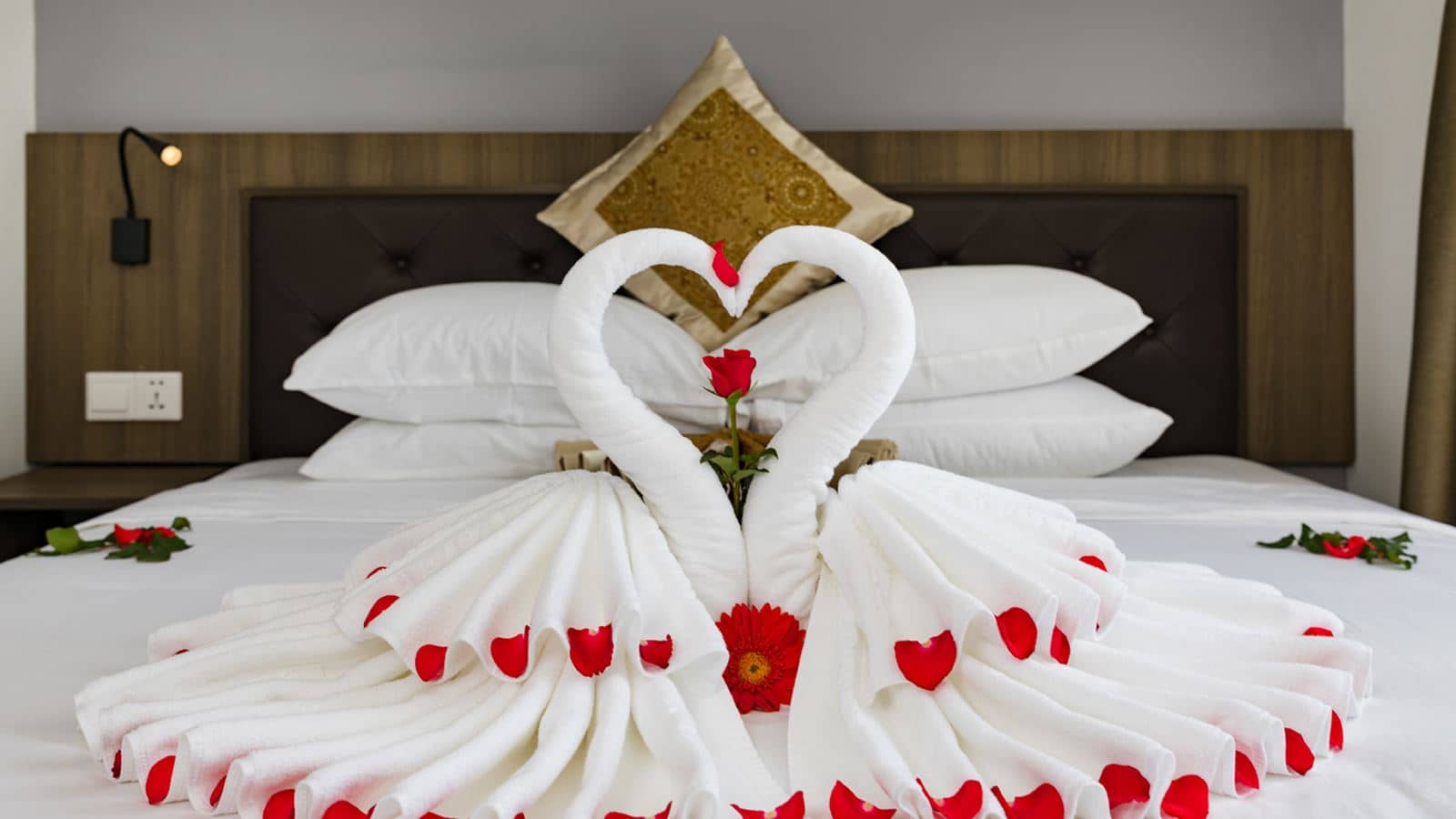 rooms-deluxe-room