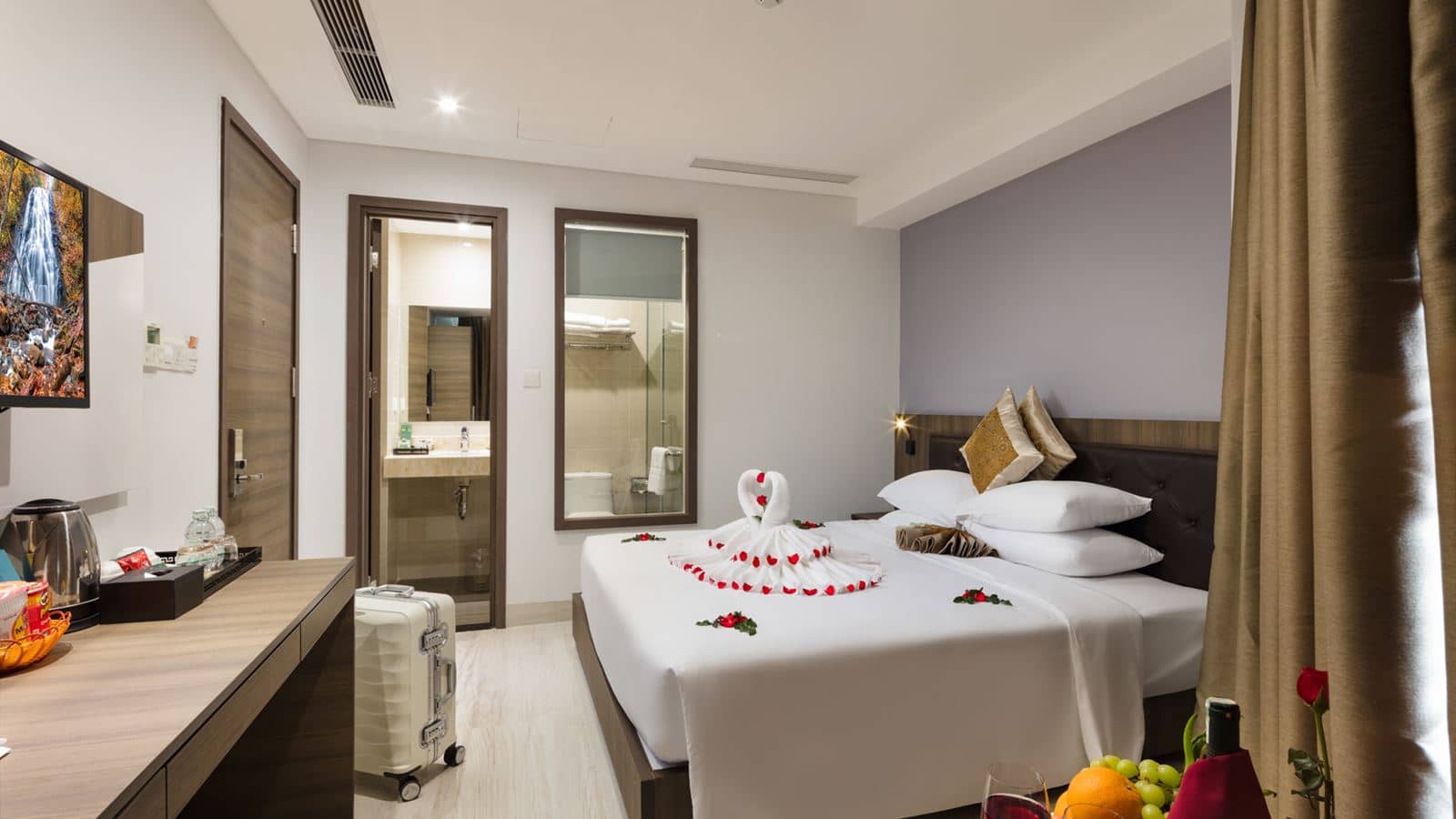 rooms-deluxe-room