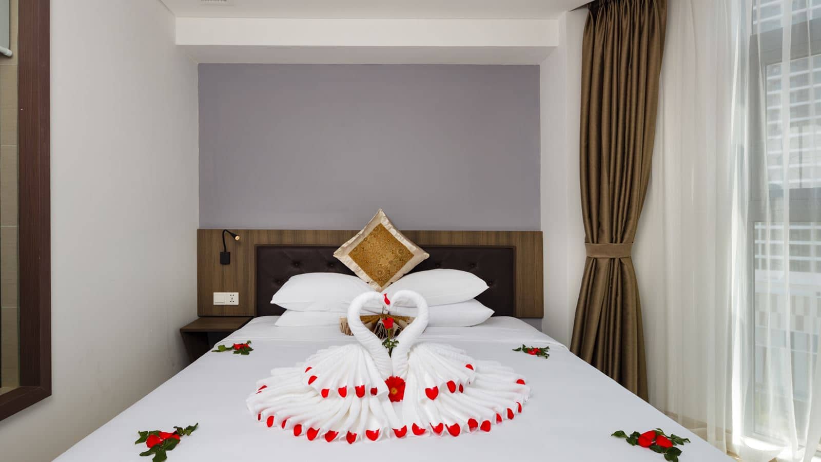 rooms-deluxe-room