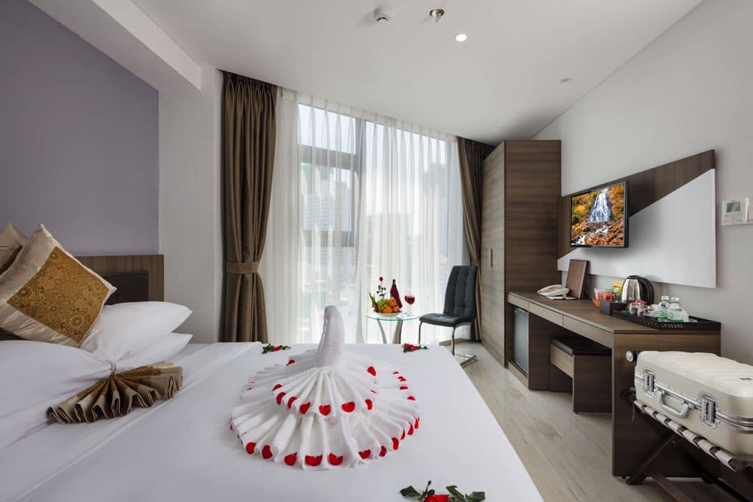 rooms-deluxe-room