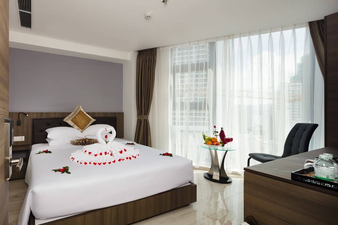 rooms-deluxe-room