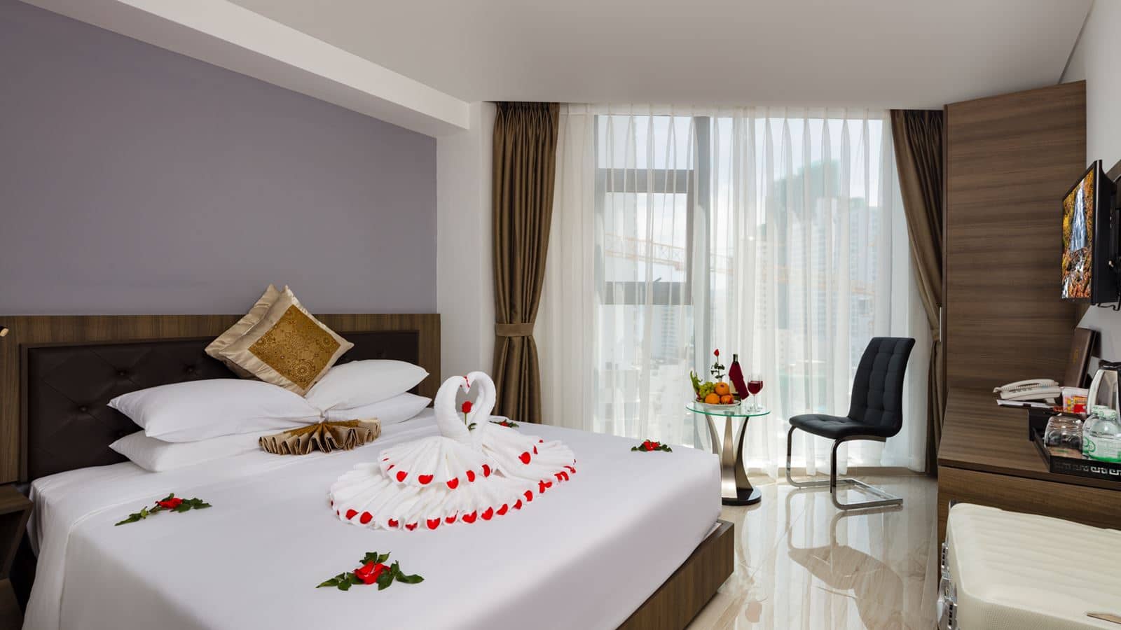 rooms-deluxe-room