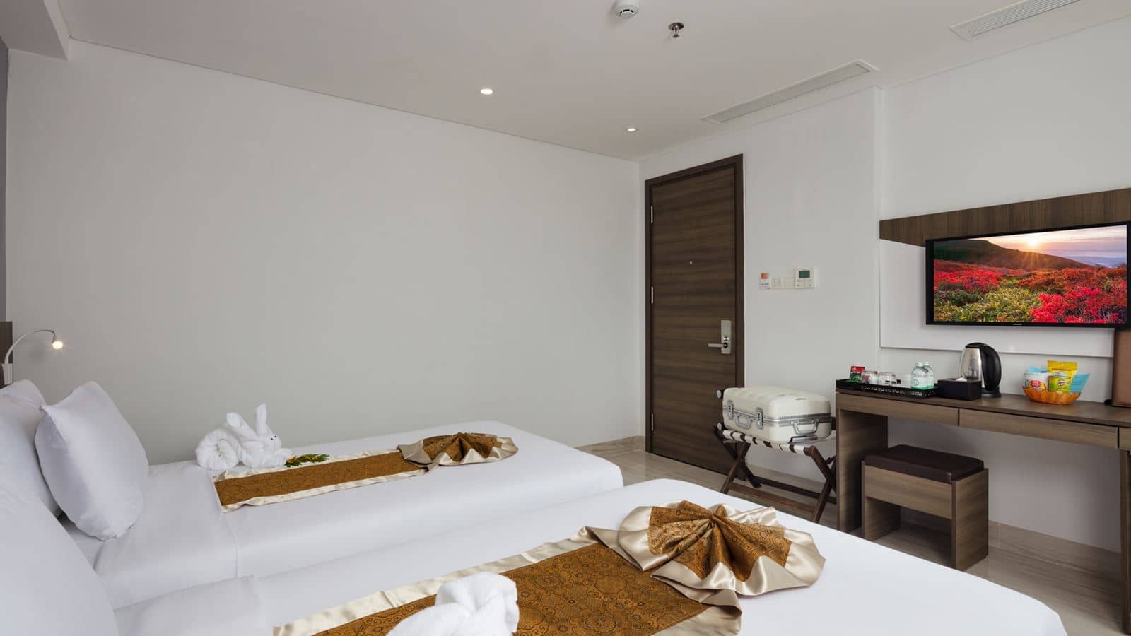 rooms-deluxe-room
