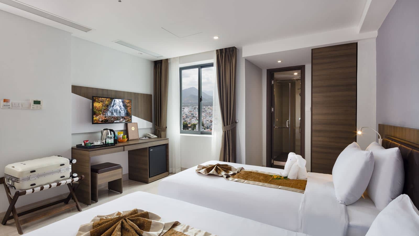 rooms-deluxe-room