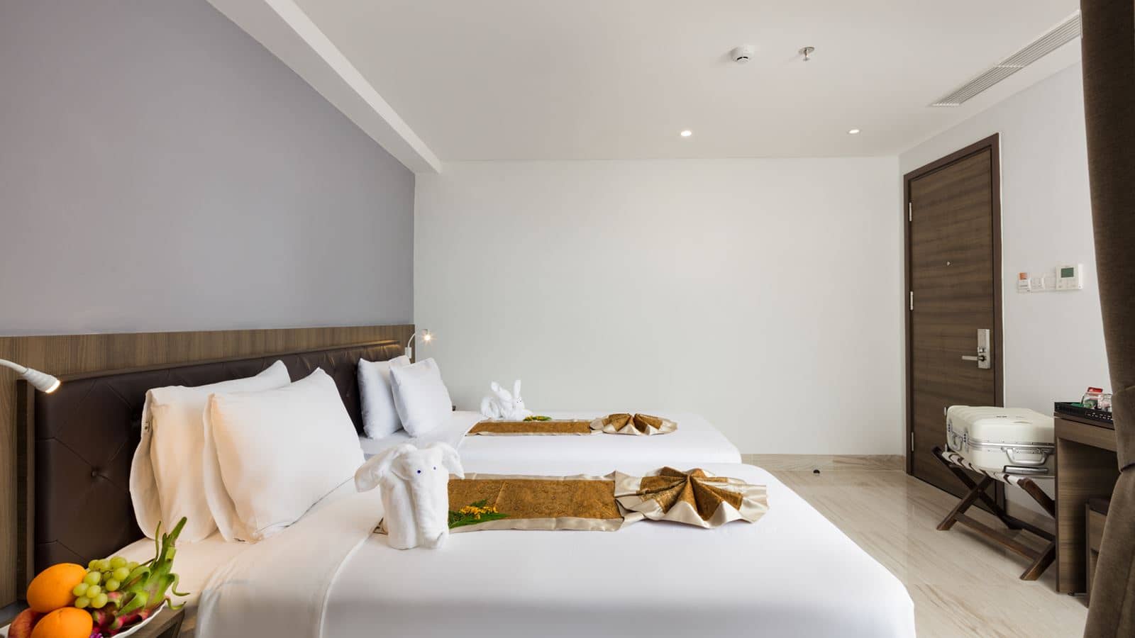 rooms-deluxe-room