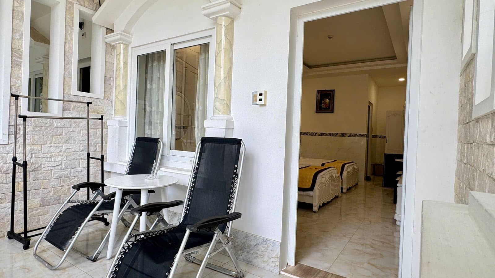 rooms-deluxe-twin-with-balcony-child-without-extra-bed