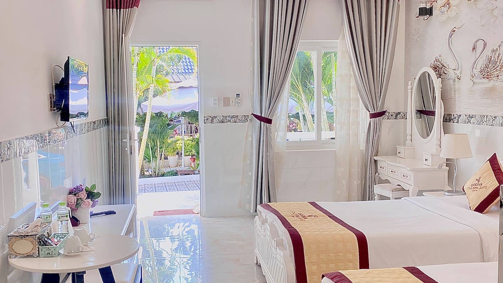 rooms-deluxe-twin-with-balcony-child-without-extra-bed