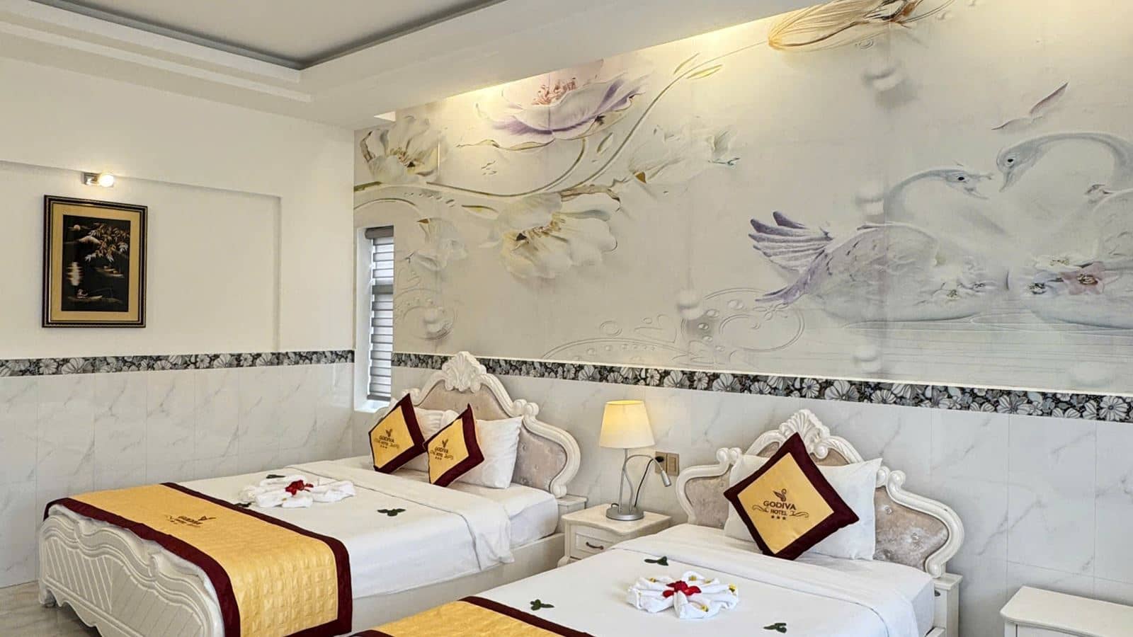 rooms-deluxe-twin-with-balcony-child-without-extra-bed