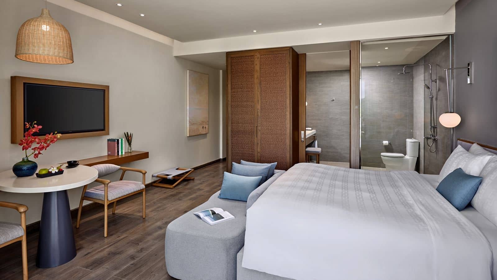rooms-standard-room-with-balcony-with-meal