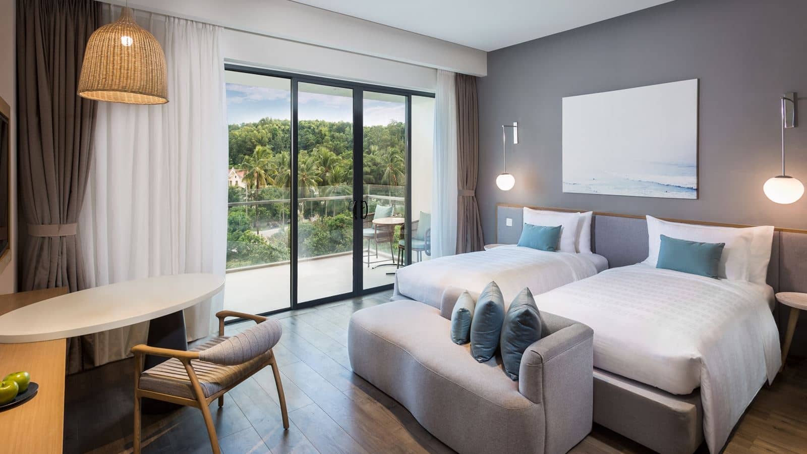 rooms-standard-room-with-balcony-with-meal
