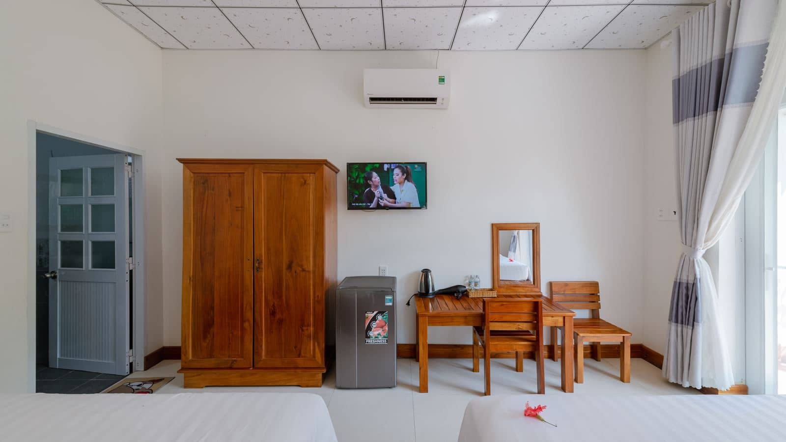 rooms-deluxe-bungalow-with-terrace