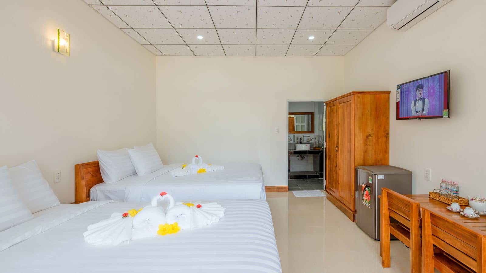 rooms-deluxe-family-bungalow-with-terrace