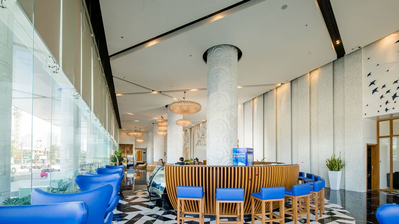 bars-lobby