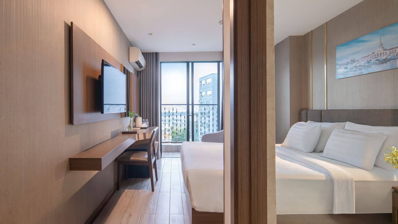 rooms-superior-city-view-with-balcony