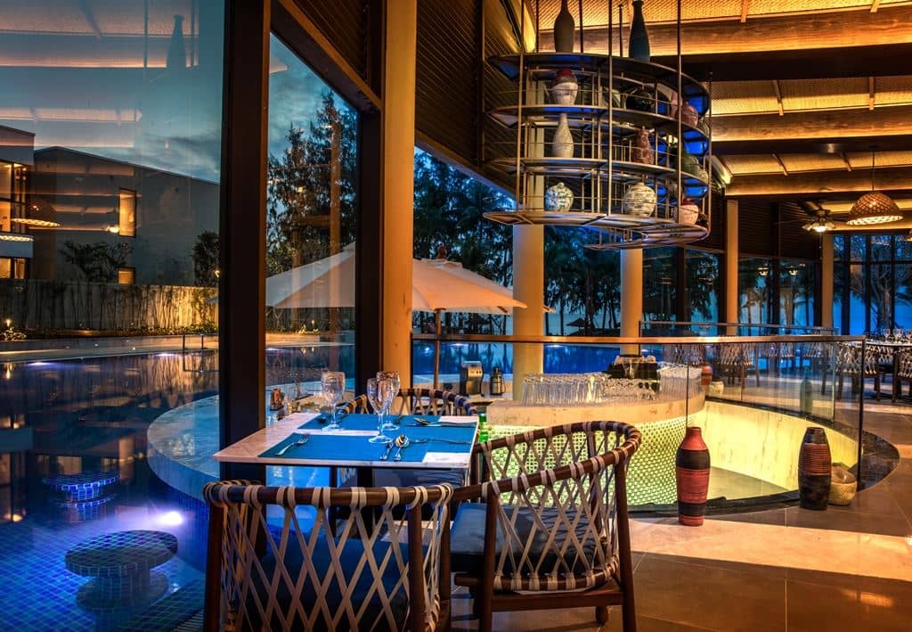 bars-oasis-pool-bar