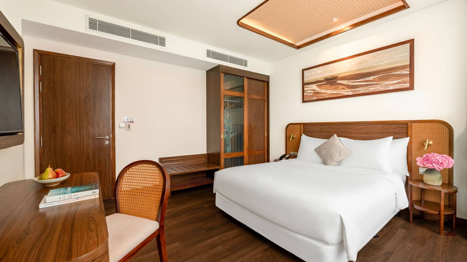 rooms-grande-suite-3-bedrooms-sea-view